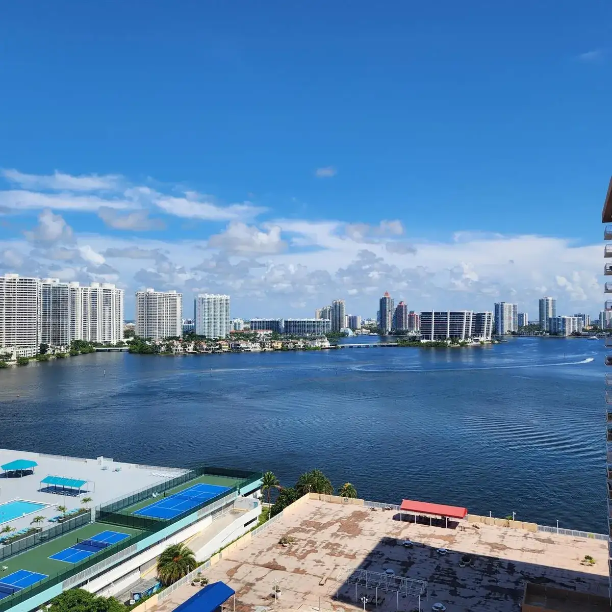 1 bedroom 1 bath Residential for sale at 250 174th Street, Sunny Isles Beach FL 33160
