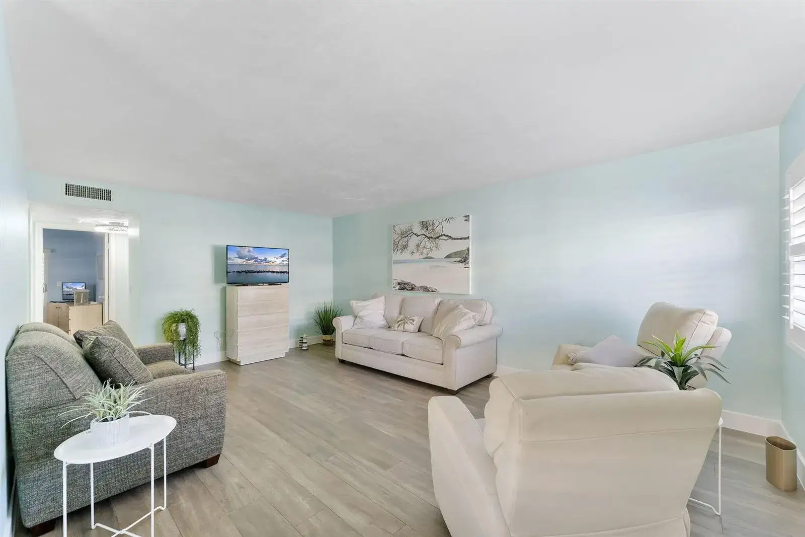 2 bedroom 1 bath Residential for sale at 3322 CYNTHIA Lane # 102, FL 33461