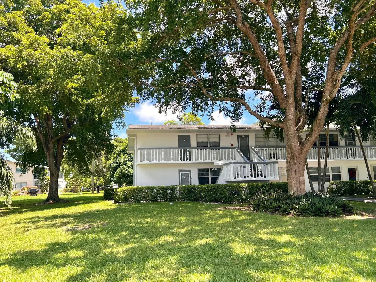 2 bedroom 1 bath Residential for sale at 561 DURHAM T # T, Deerfield Beach FL 33442
