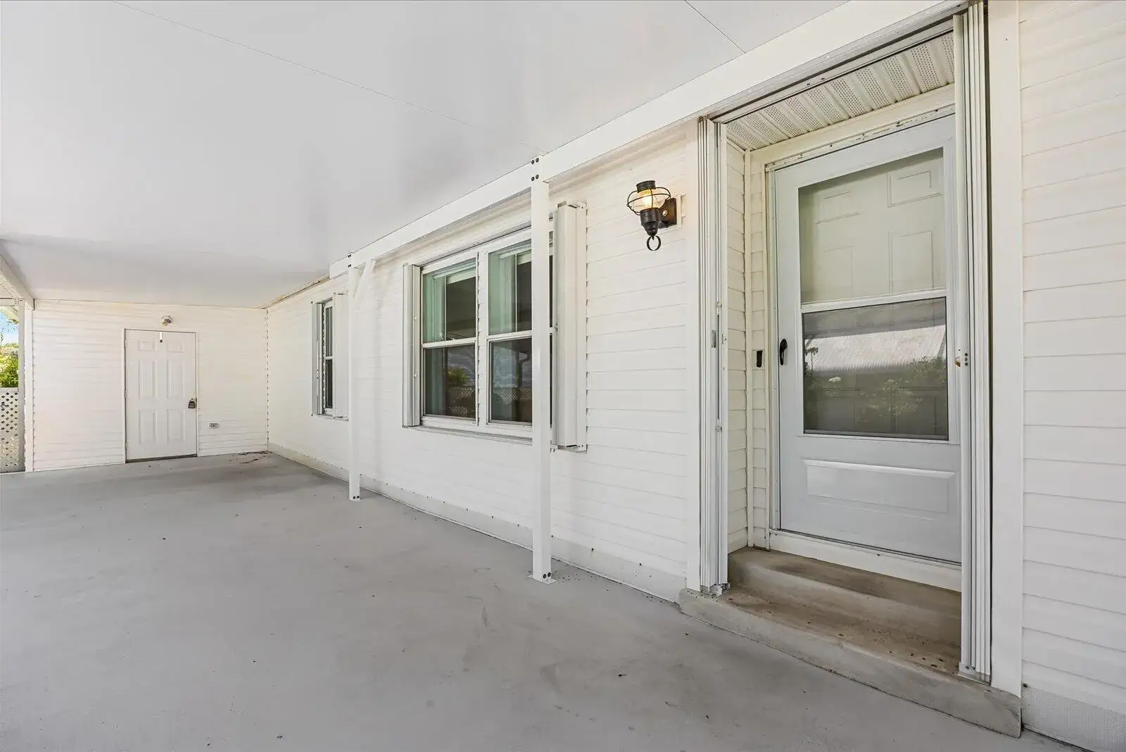 3 bedroom 2 bath Residential for sale at 3733 Pendula Circle, Port St. Lucie FL 34952