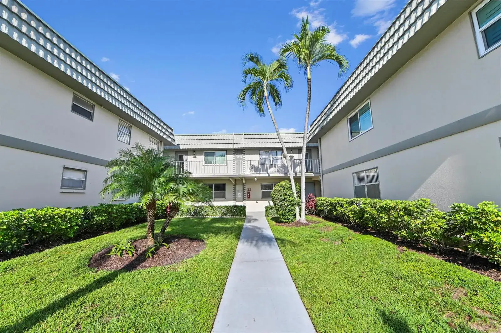 2 bedroom 2 bath Residential for sale at 233 Monaco Boulevard E, Delray Beach FL 33446