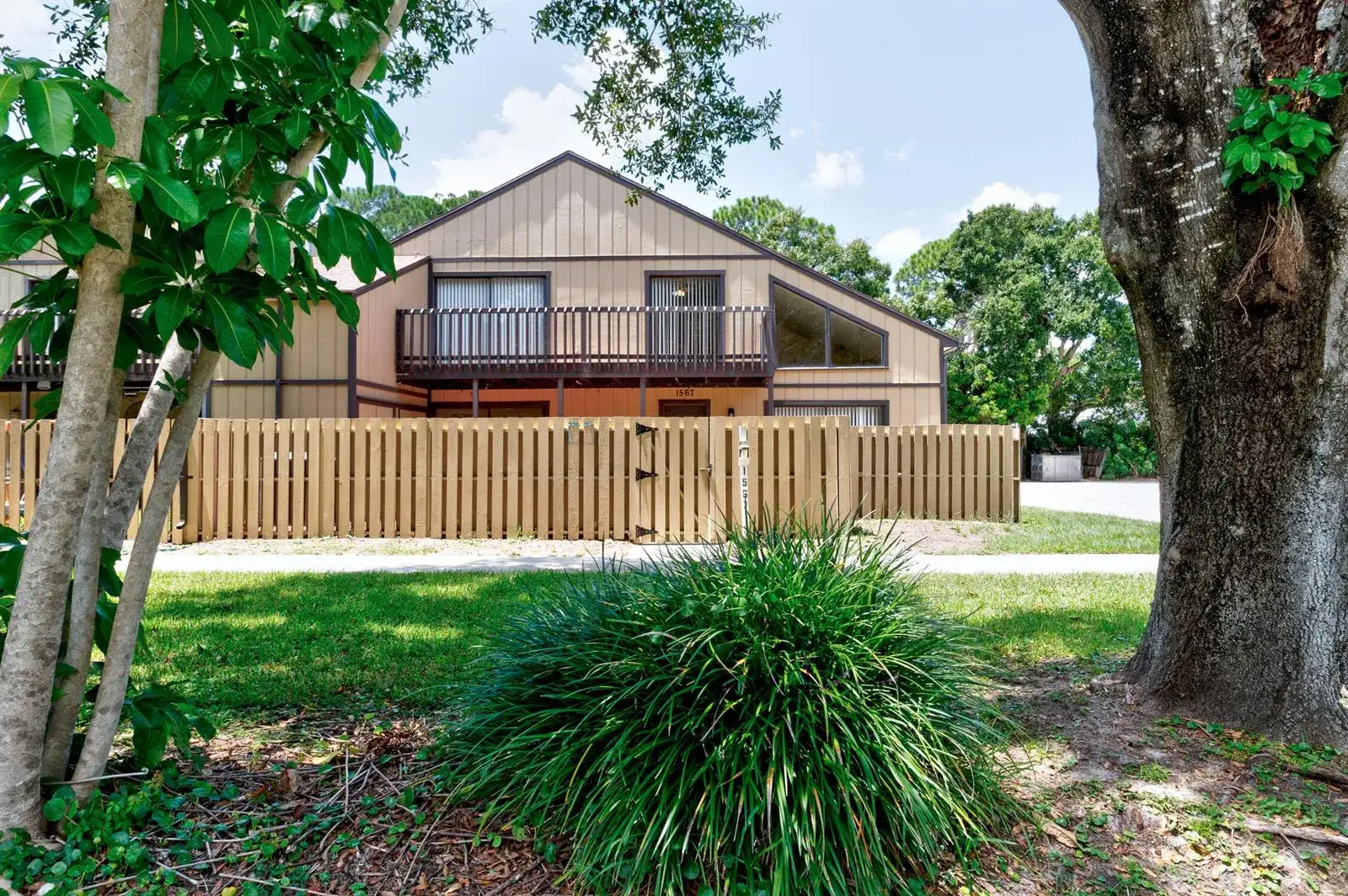 3 bedroom 2 bath Residential for sale at 1567 39TH Avenue # Q4, Vero Beach FL 32960