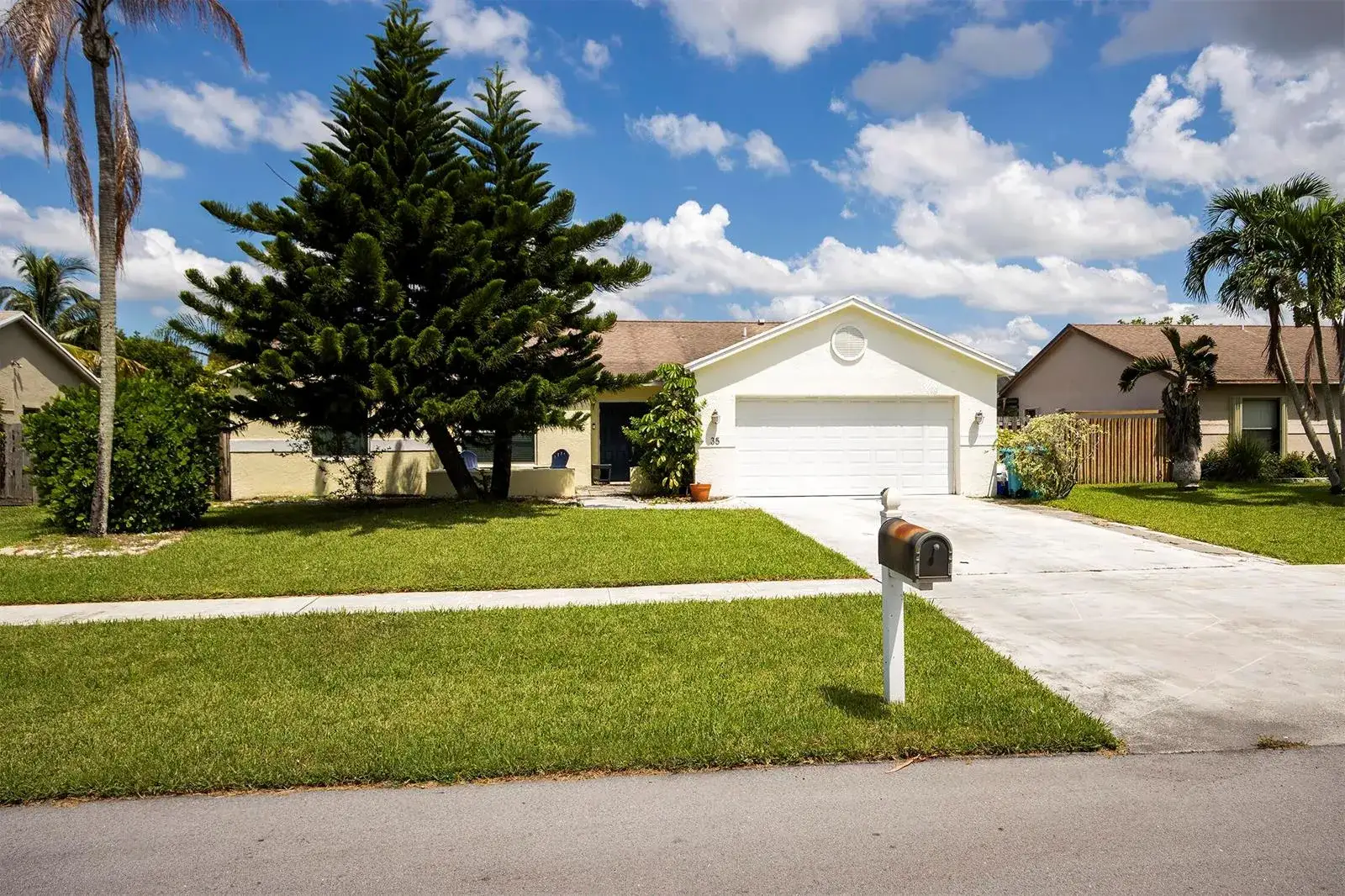 3 bedroom 2 bath Residential for sale at 35 CEDAR Circle, Boynton Beach FL 33436
