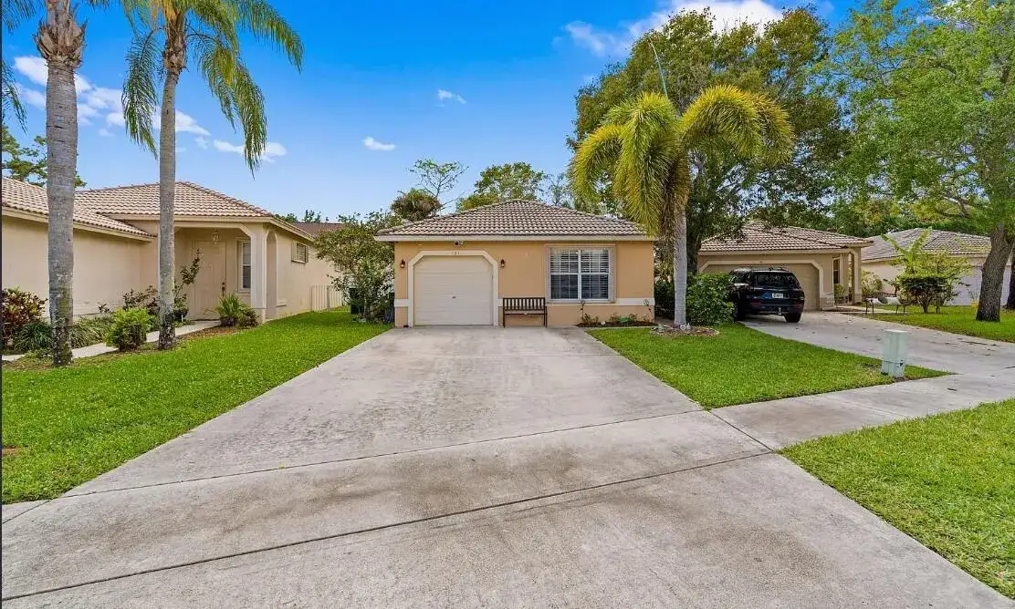 3 bedroom 2 bath Residential for sale at 121 Prestige Drive, Royal Palm Beach FL 33411