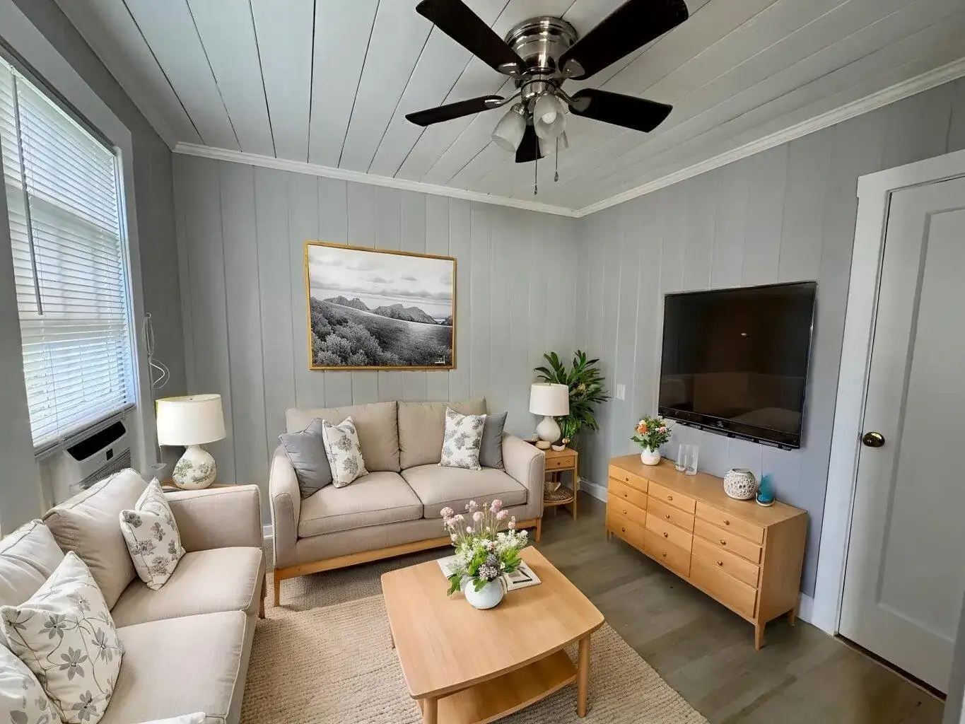 1 bedroom 1 bath Residential Lease for rent at 200 Park Avenue # 5, Lake Park FL 33403