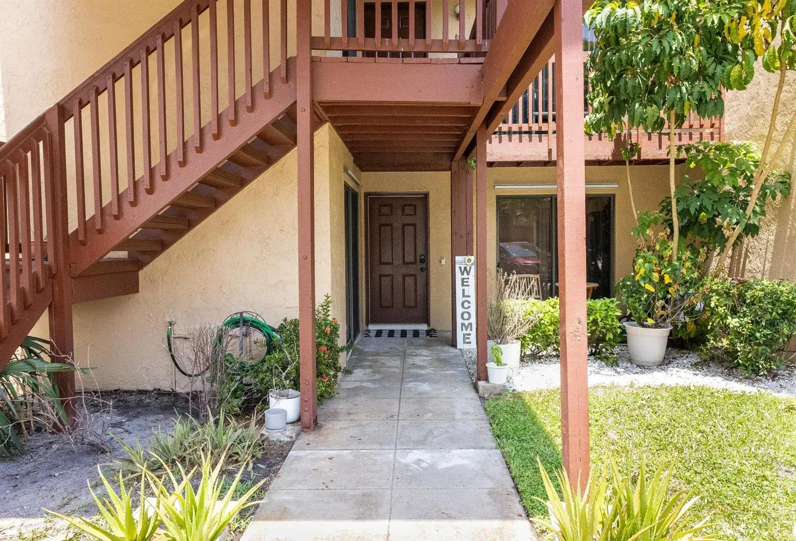 2 bedroom 2 bath Residential for sale at 803 LAKEVIEW Circle, Royal Palm Beach FL 33411
