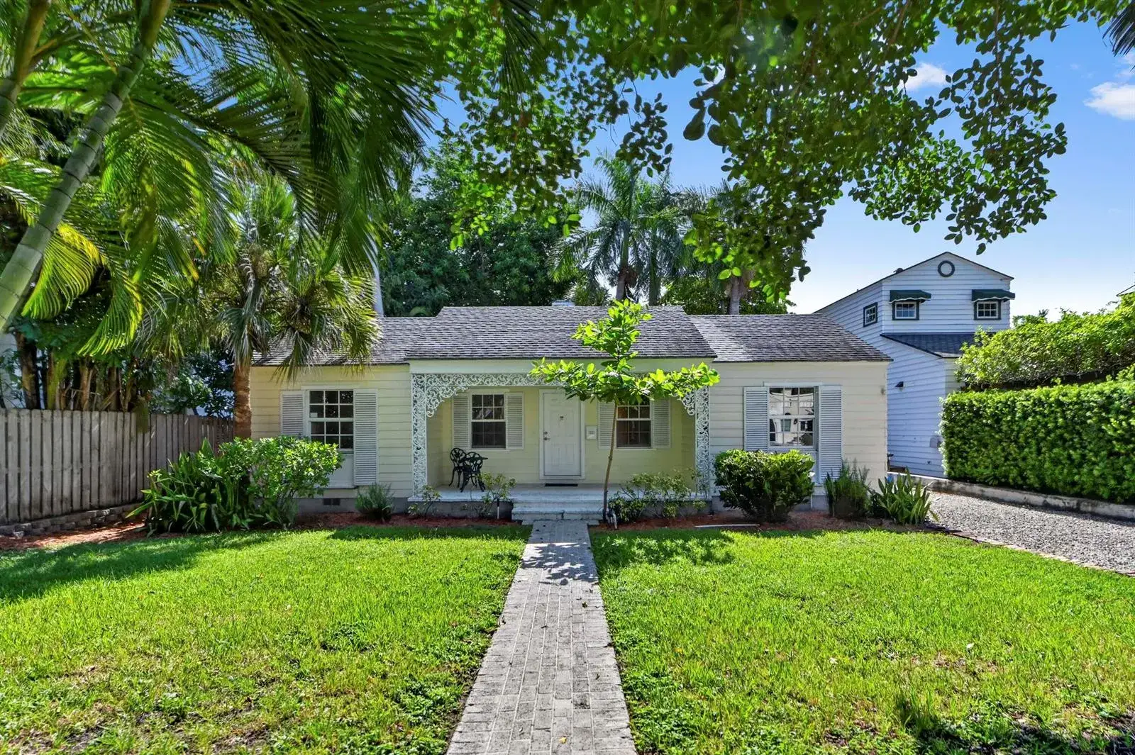 3 bedroom 2 bath Residential for sale at 53 Palm Square, Delray Beach FL 33483