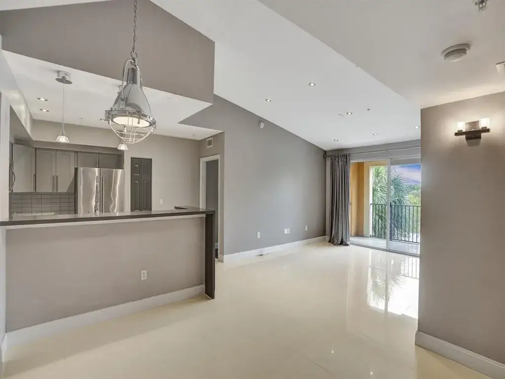 2 bedroom 2 bath Residential Lease for rent at 2351 W PRESERVE Way # 303, Miramar FL 33025