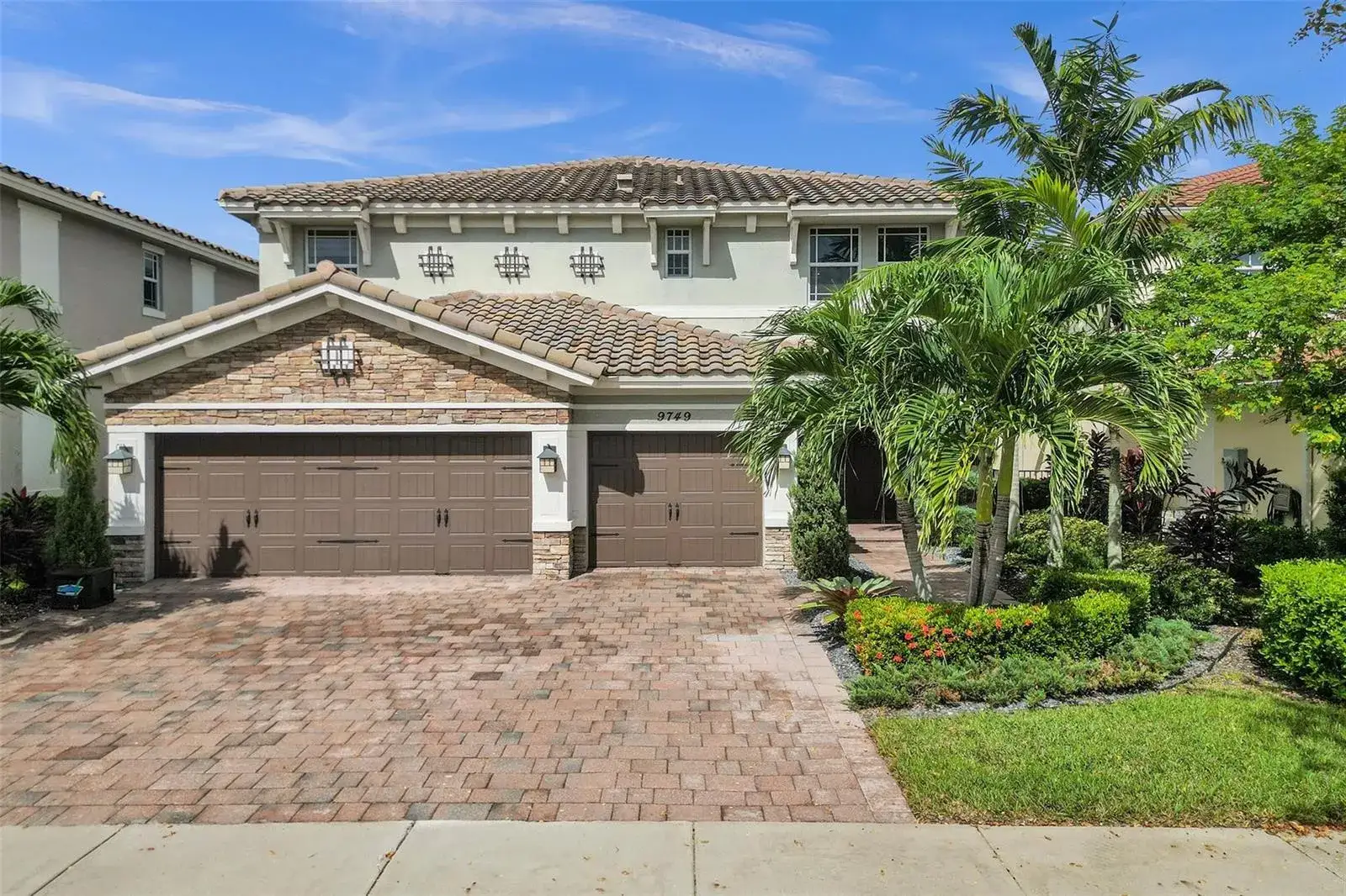4 bedroom 4 bath Residential for sale at 9749 Blue Isle, Parkland FL 33076