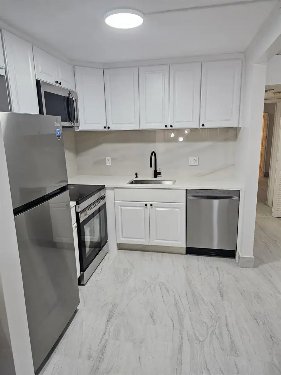 1 bedroom 1 bath Residential for sale at 555 Purdy Lane # 114, Palm Springs FL 33461
