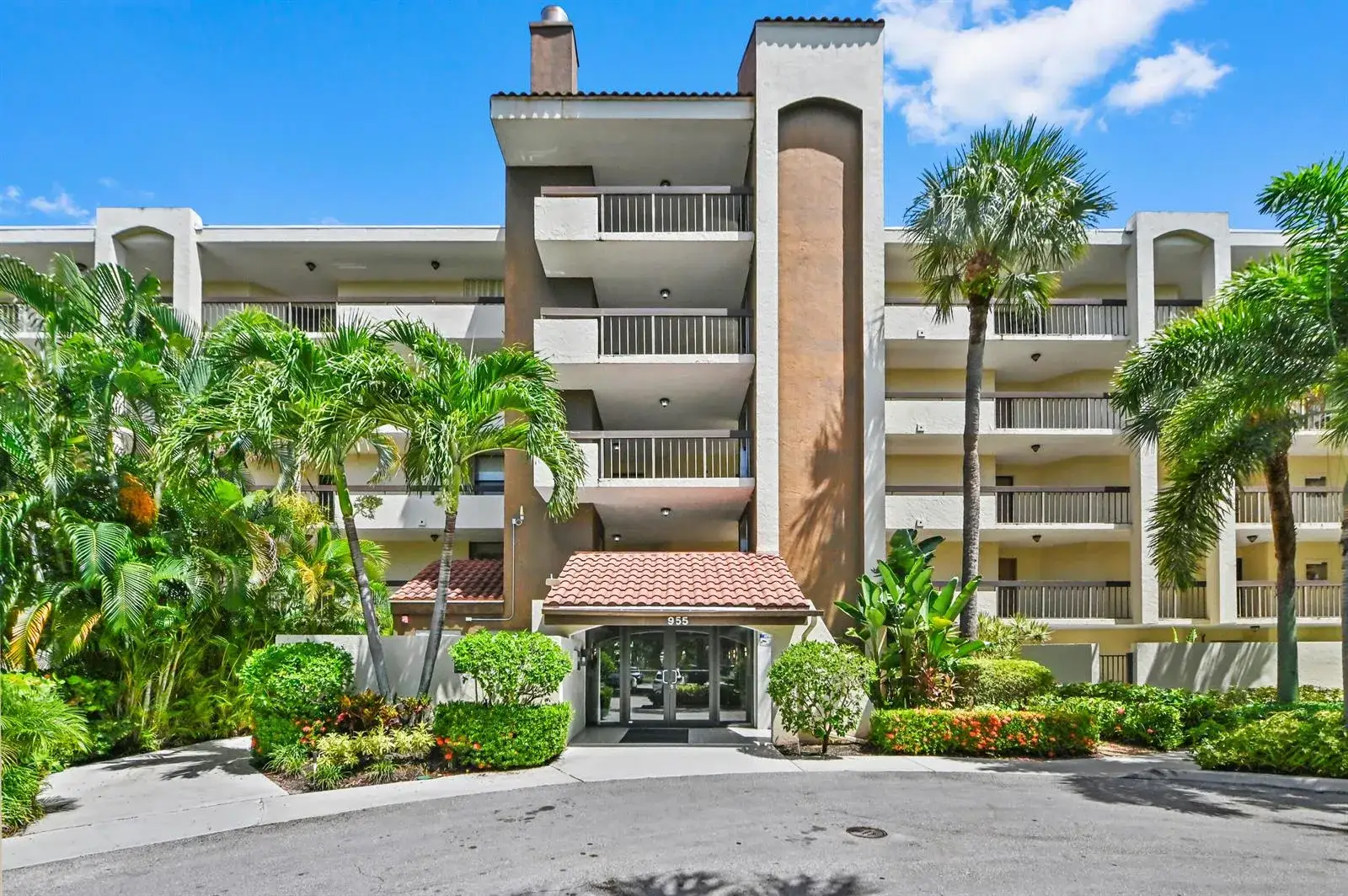 2 bedroom 2 bath Residential for sale at 955 Egret Circle # 408, Delray Beach FL 33444