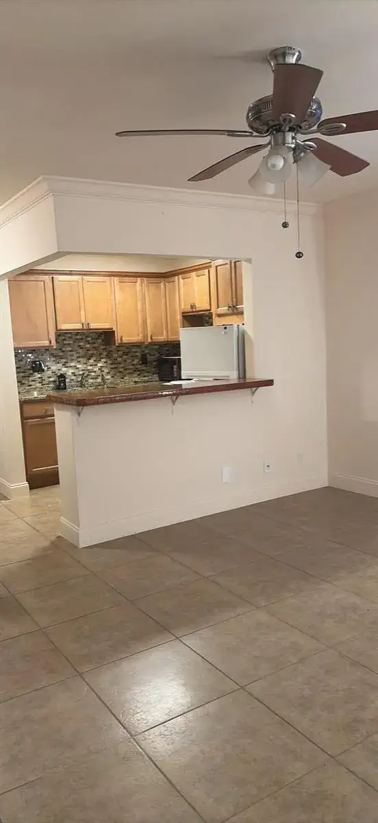 1 bedroom 1 bath Residential for sale at 2020 LAKE OSBORNE Drive # 19, FL 33461