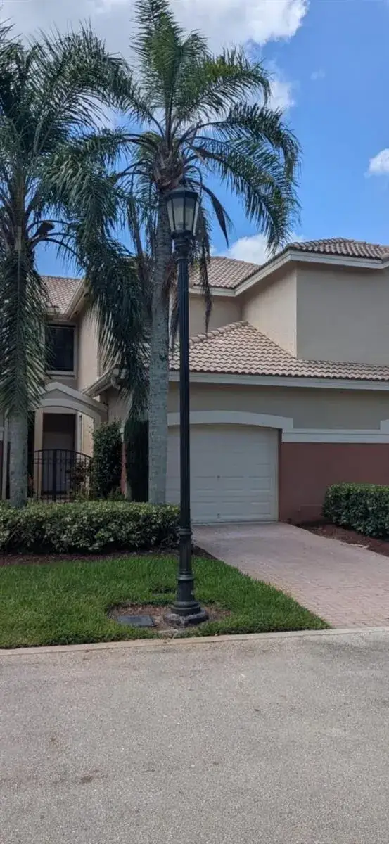 3 bedroom 3 bath Residential Lease for rent at 3892 TREE TOP Drive, Weston FL 33332