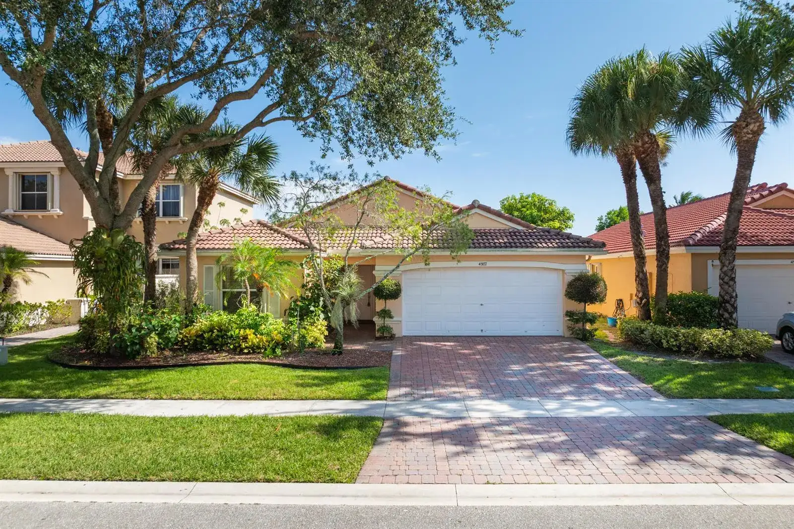 3 bedroom 2 bath Residential for sale at 4977 Victoria Circle, West Palm Beach FL 33409