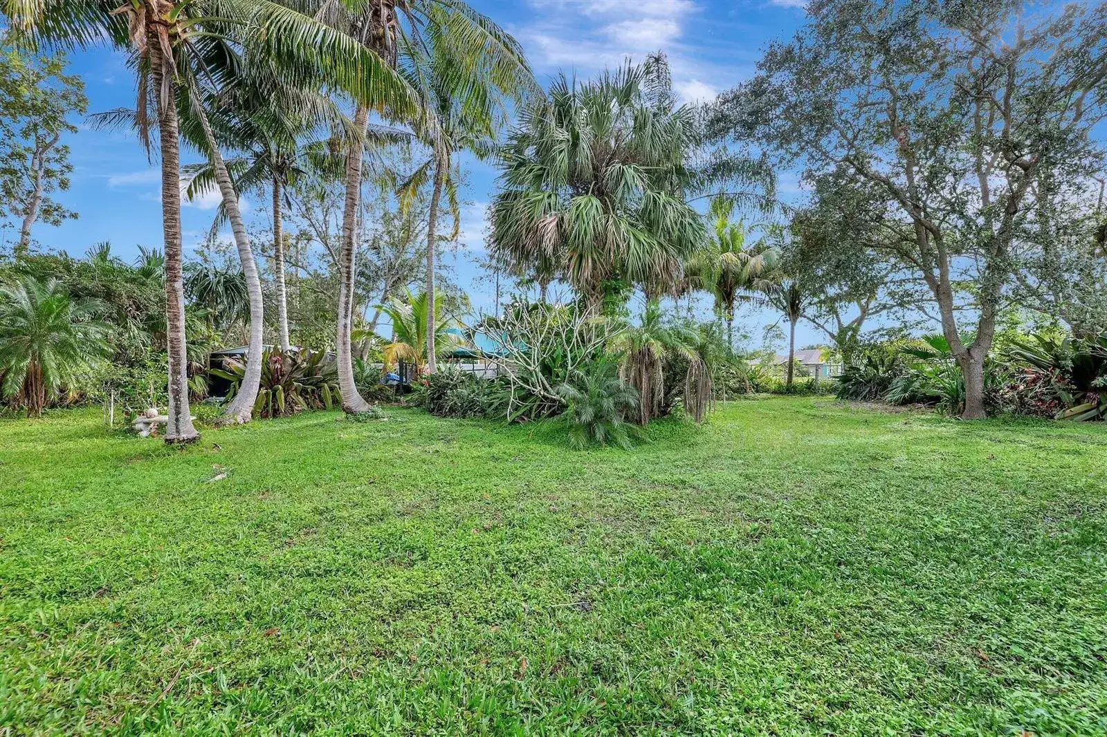 673 SE DAMASK Avenue, Port St. Lucie FL 34983