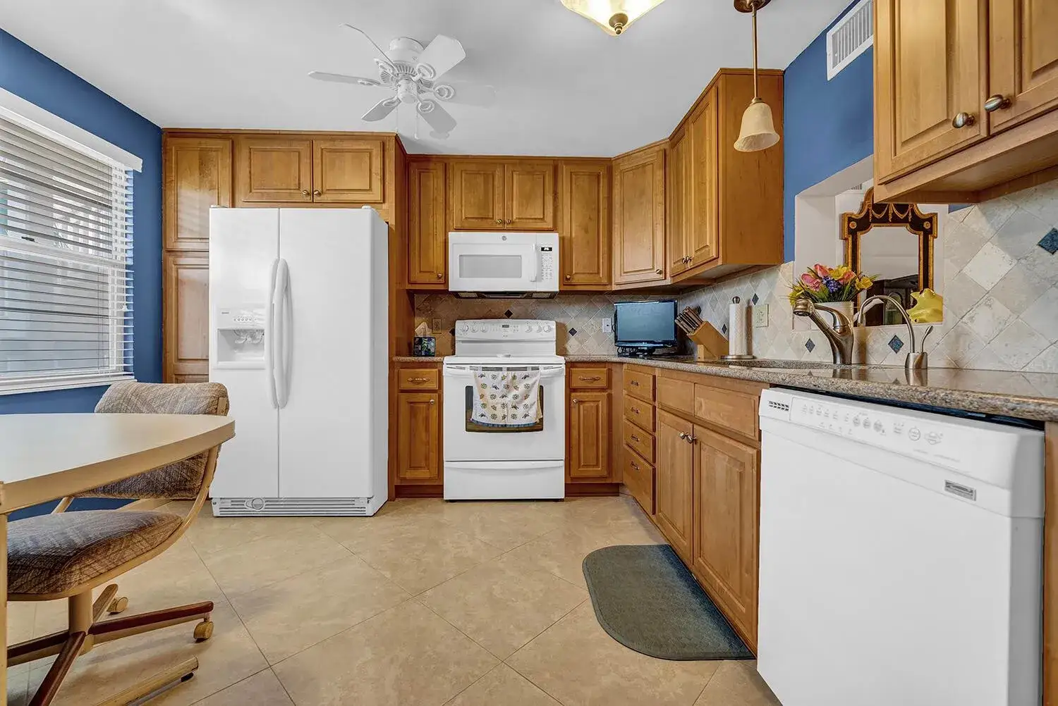 2 bedroom 2 bath Residential for sale at 2202 LUCAYA Bend # C3, Coconut Creek FL 33066