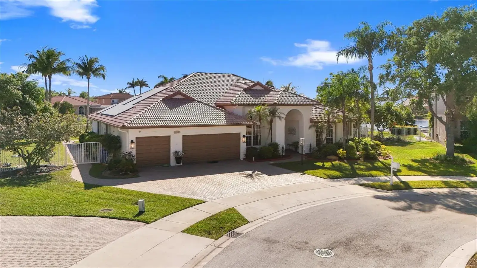 4 bedroom 3 bath Residential for sale at 6691 Segovia Way, Pembroke Pines FL 33331