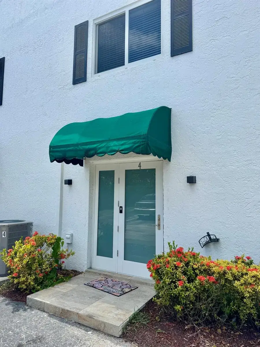 2 bedroom 2 bath Residential Lease for rent at 690 SE 23RD Avenue # 4, Pompano Beach FL 33062