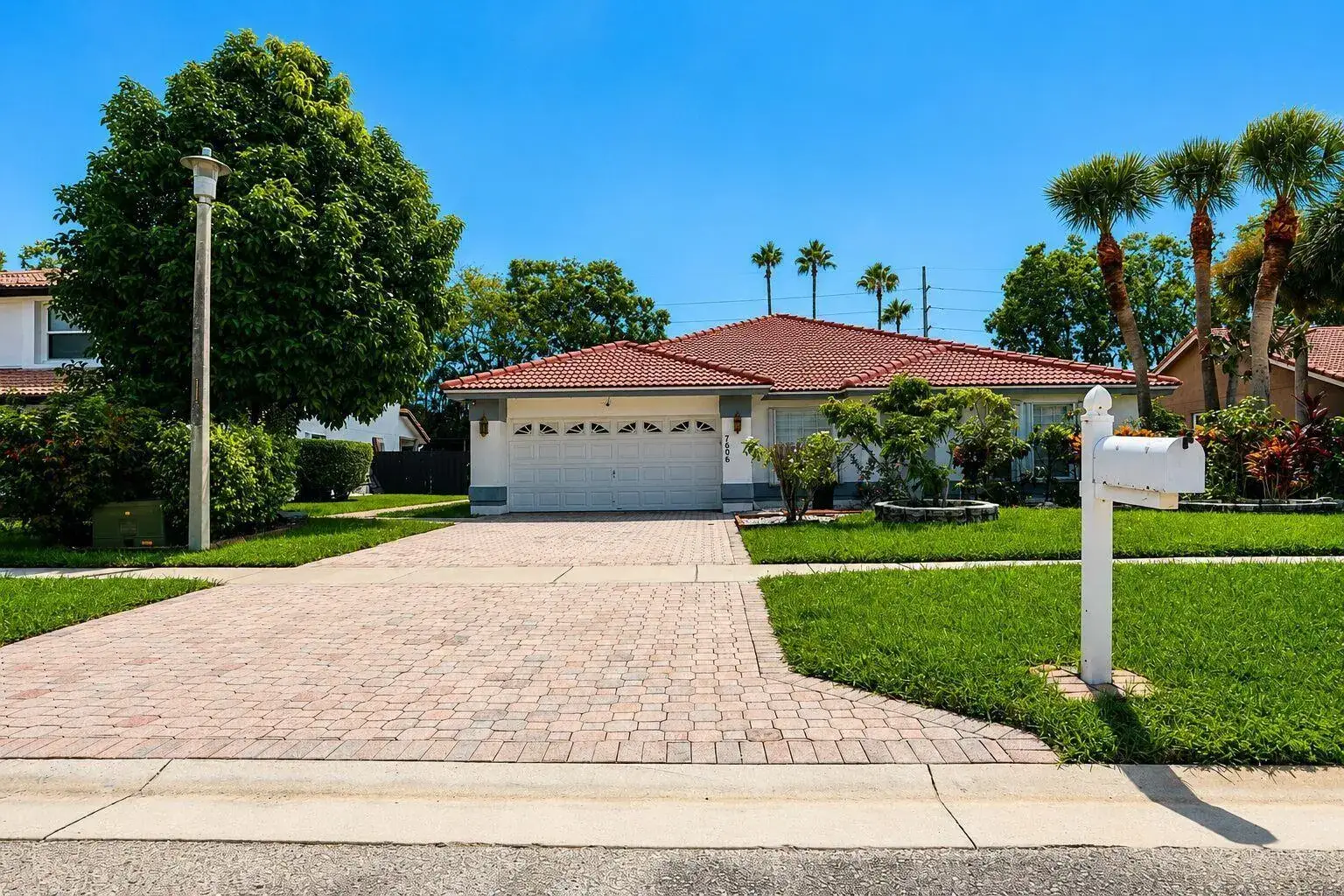 3 bedroom 2 bath Residential for sale at 7606 Briar Cliff Circle, Lake Worth FL 33467