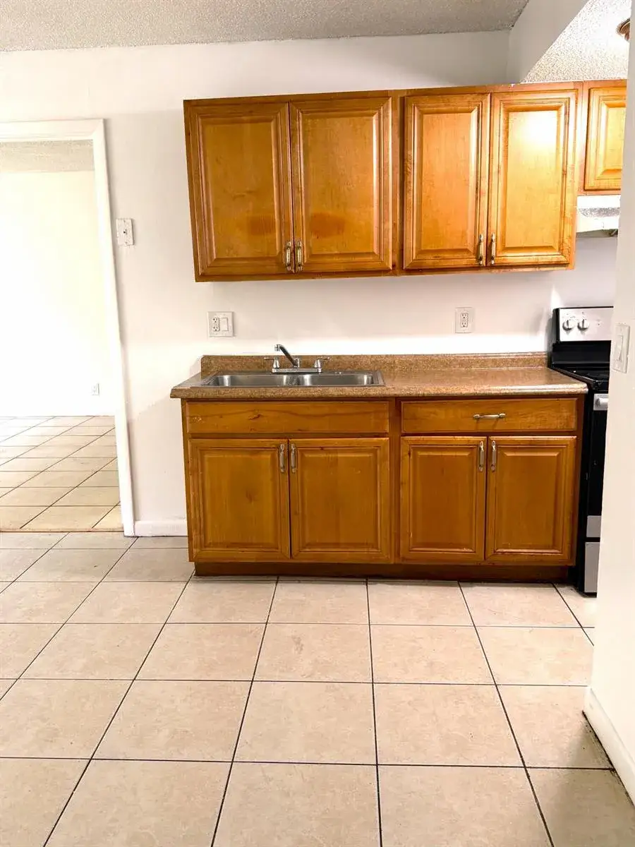 1 bedroom 1 bath Residential Lease for rent at 2058 NW 43RD Terrace # 1, Lauderhill FL 33313