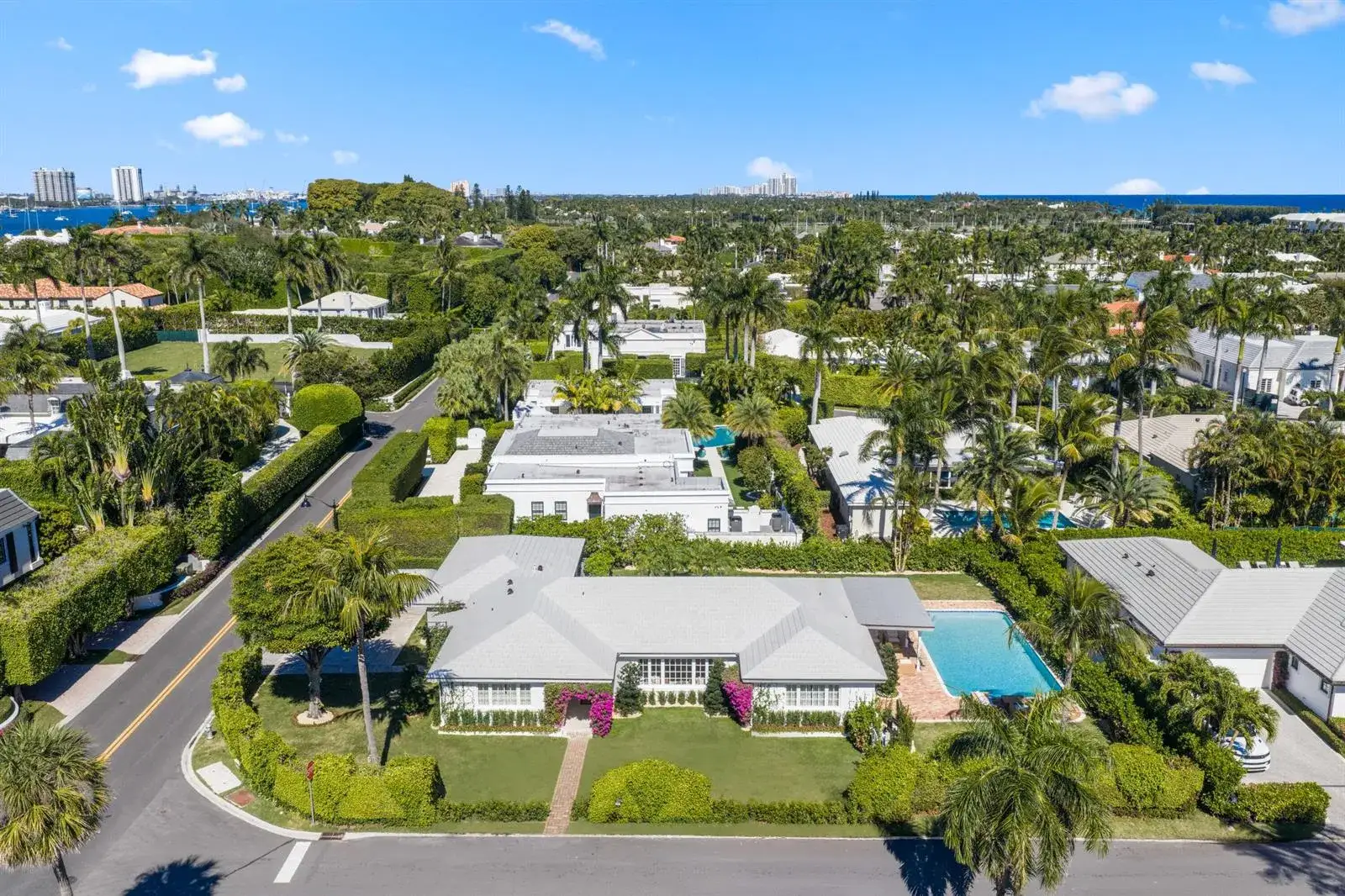 4 bedroom 4 bath Residential for sale at 257 Via Linda, Palm Beach FL 33480