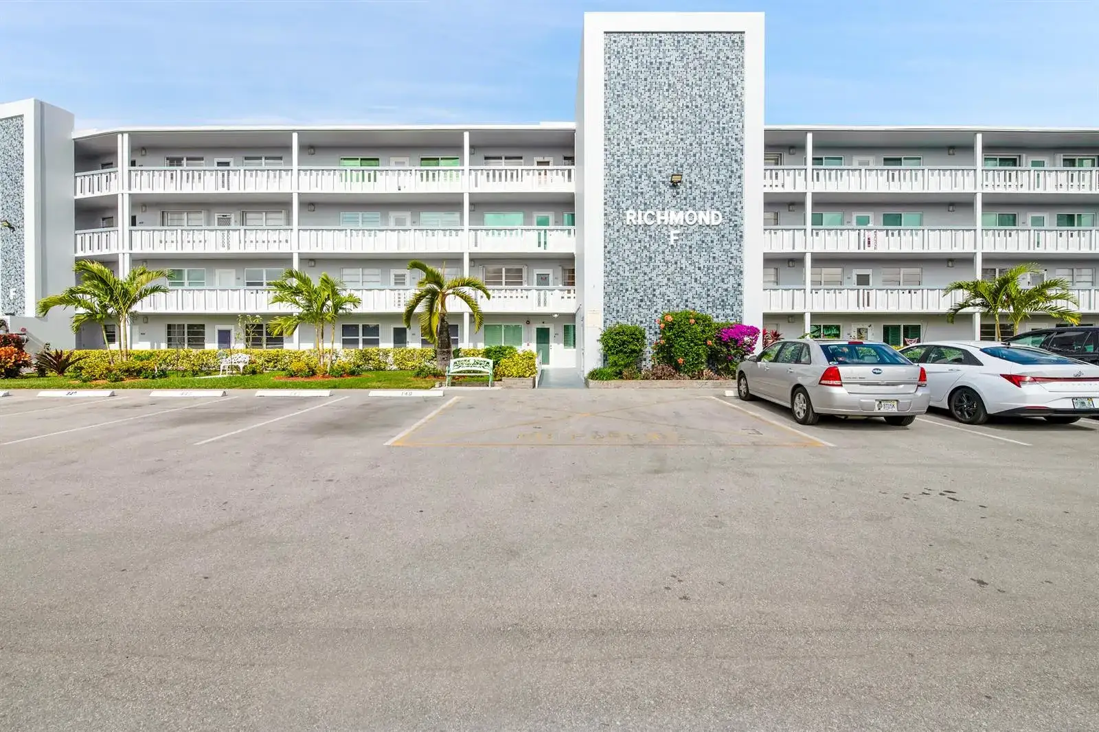 2 bedroom 2 bath Residential for sale at 250 RICHMOND F # 250, Deerfield Beach FL 33442