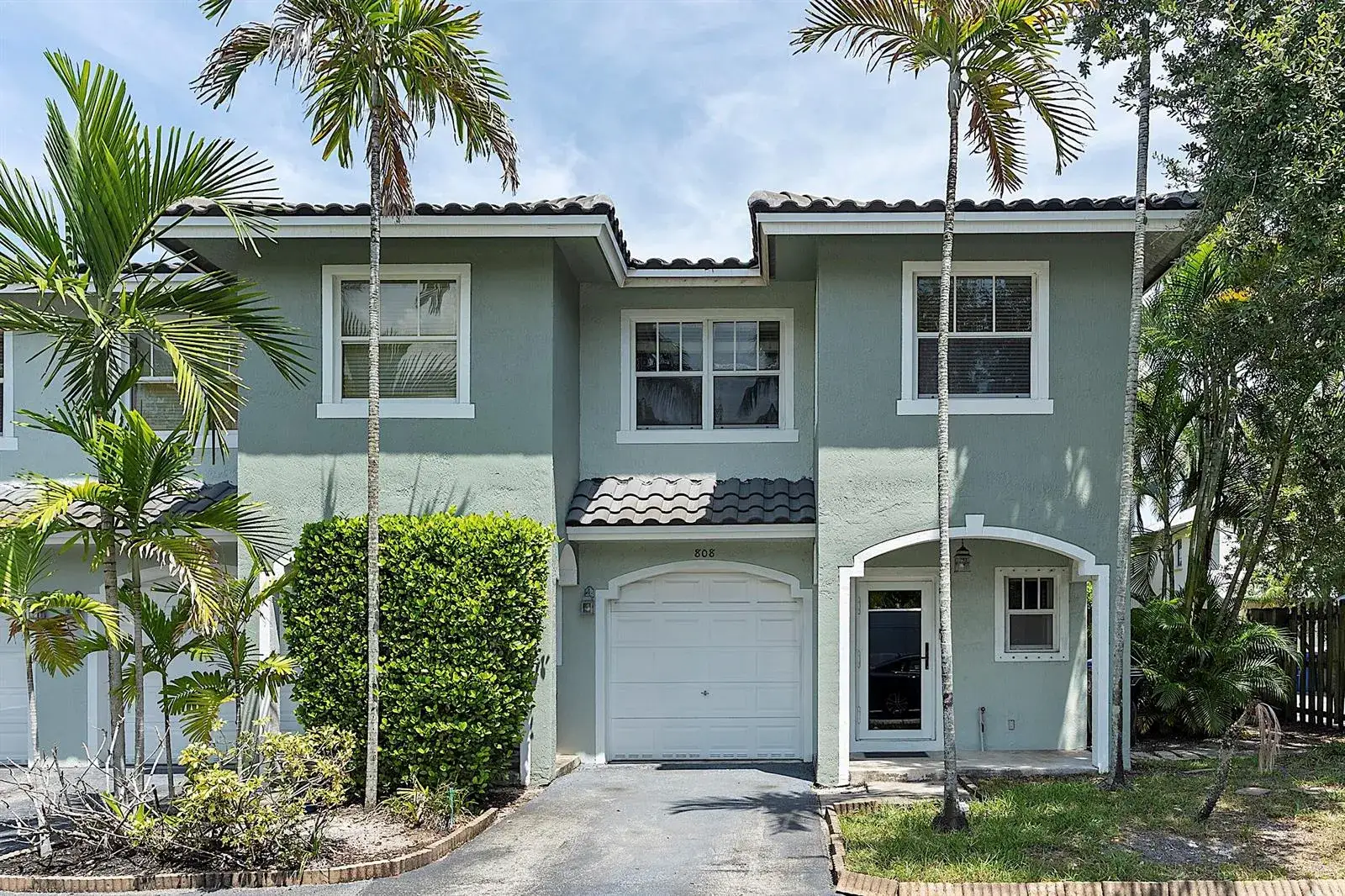 3 bedroom 2 bath Residential for sale at 808 SW 4th Avenue, Fort Lauderdale FL 33315