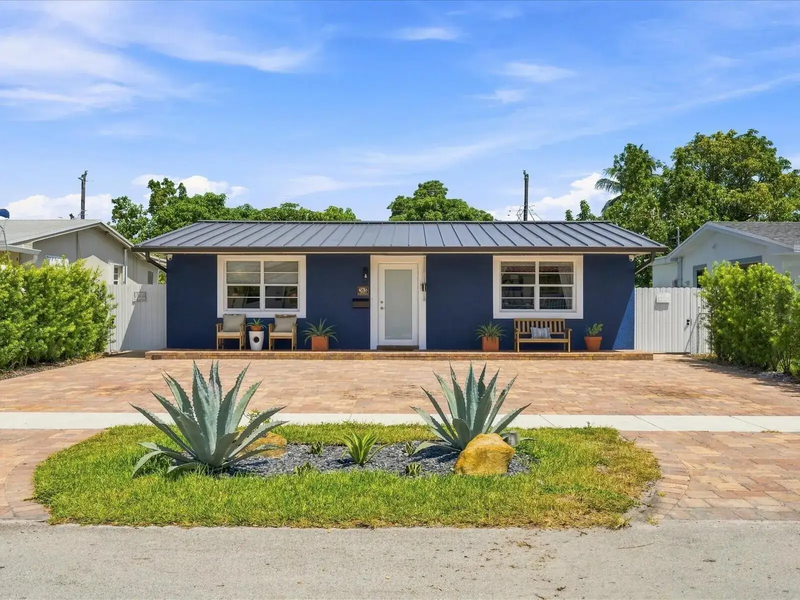 2 bedroom 1 bath Residential for sale at 363 E 62ND Street, Hialeah FL 33013
