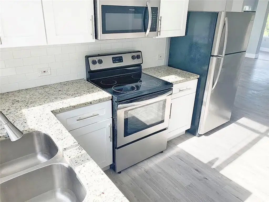 1 bedroom 1 bath Residential Lease for rent at 702 S 17TH Avenue # 8, Hollywood FL 33020