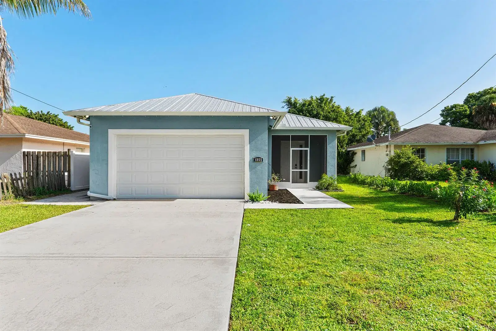 3 bedroom 2 bath Residential for sale at 6855 4TH Street, FL 33458