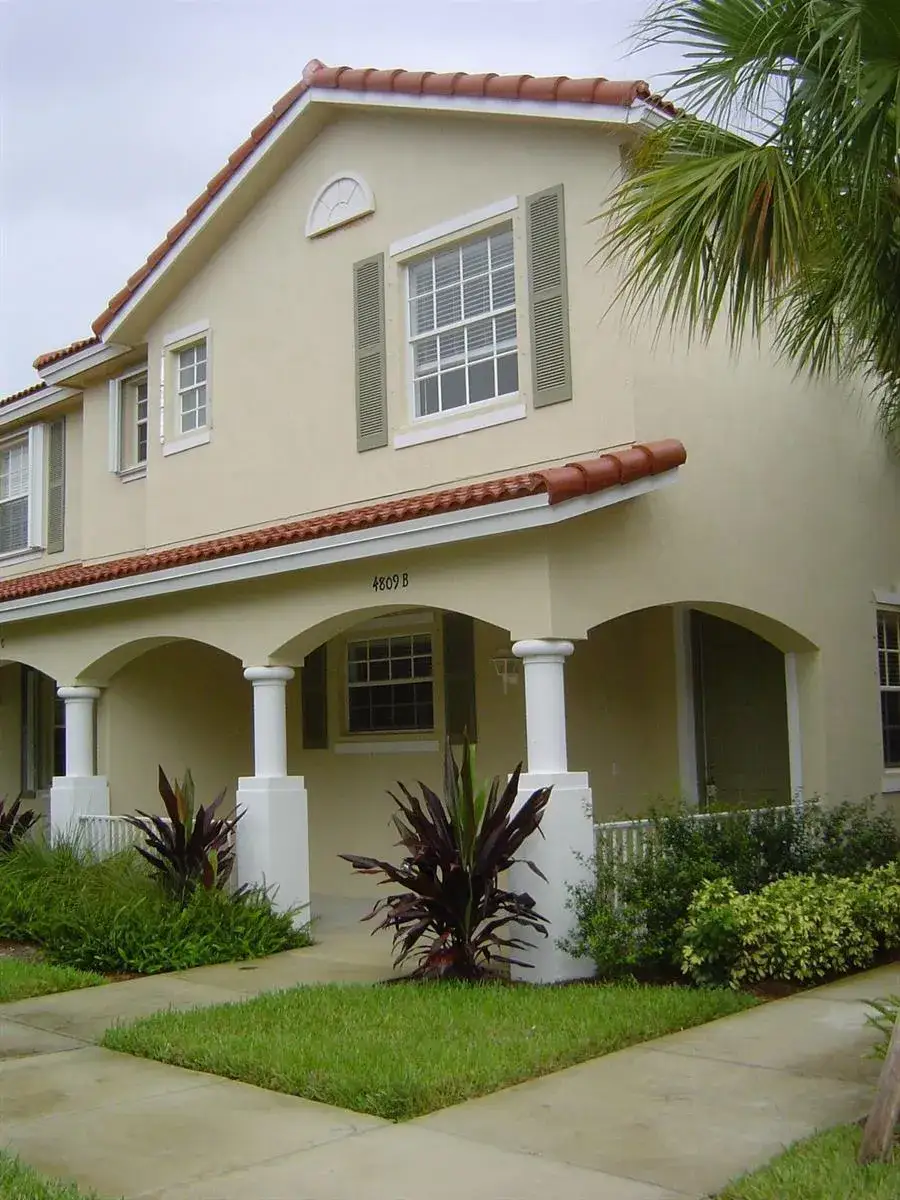 3 bedroom 2 bath Residential Lease for rent at 4809 N WICKHAM Circle # B, Delray Beach FL 33445