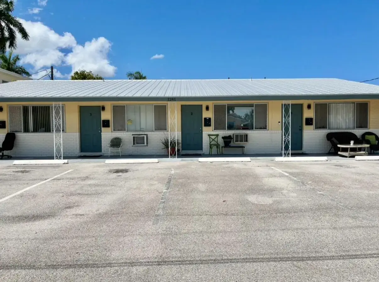 Residential Income for sale at 1241 SE 3RD Street # 4, Deerfield Beach FL 33441