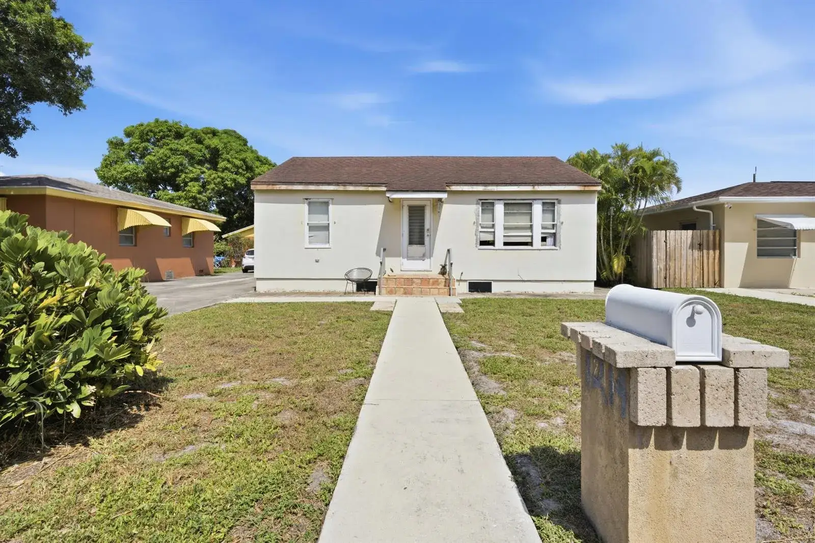 2 bedroom 1 bath Residential for sale at 1214 N C Street, FL 33460