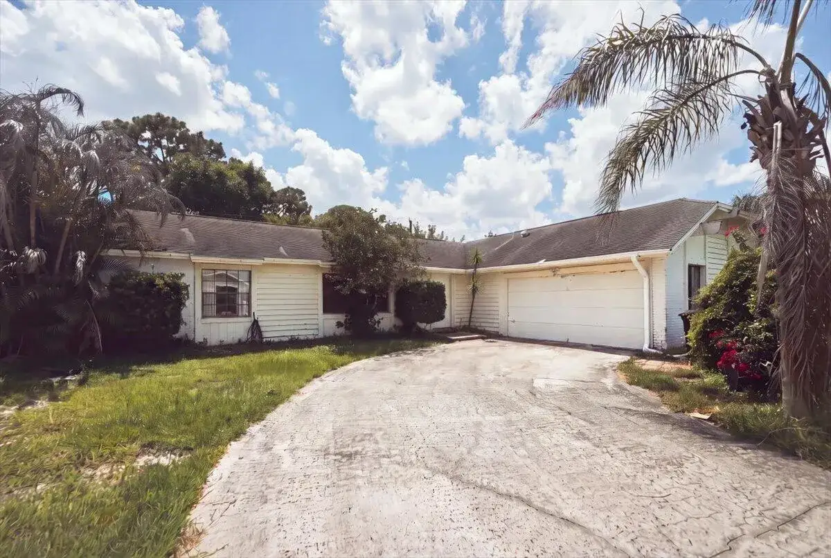 3 bedroom 2 bath Residential for sale at 1646 SE HOLIDAY Road, Port St. Lucie FL 34952