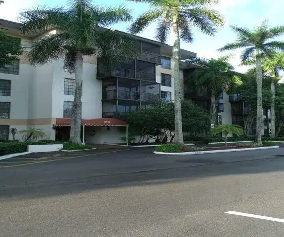 2 bedroom 2 bath Residential for sale at 5550 NW 44TH Street # 116B, Lauderhill FL 33319