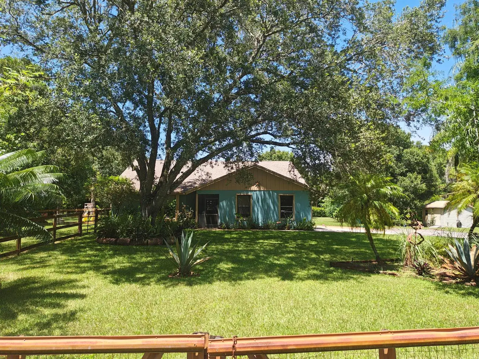 3 bedroom 2 bath Residential for sale at 13881 42nd Road N, West Palm Beach FL 33411