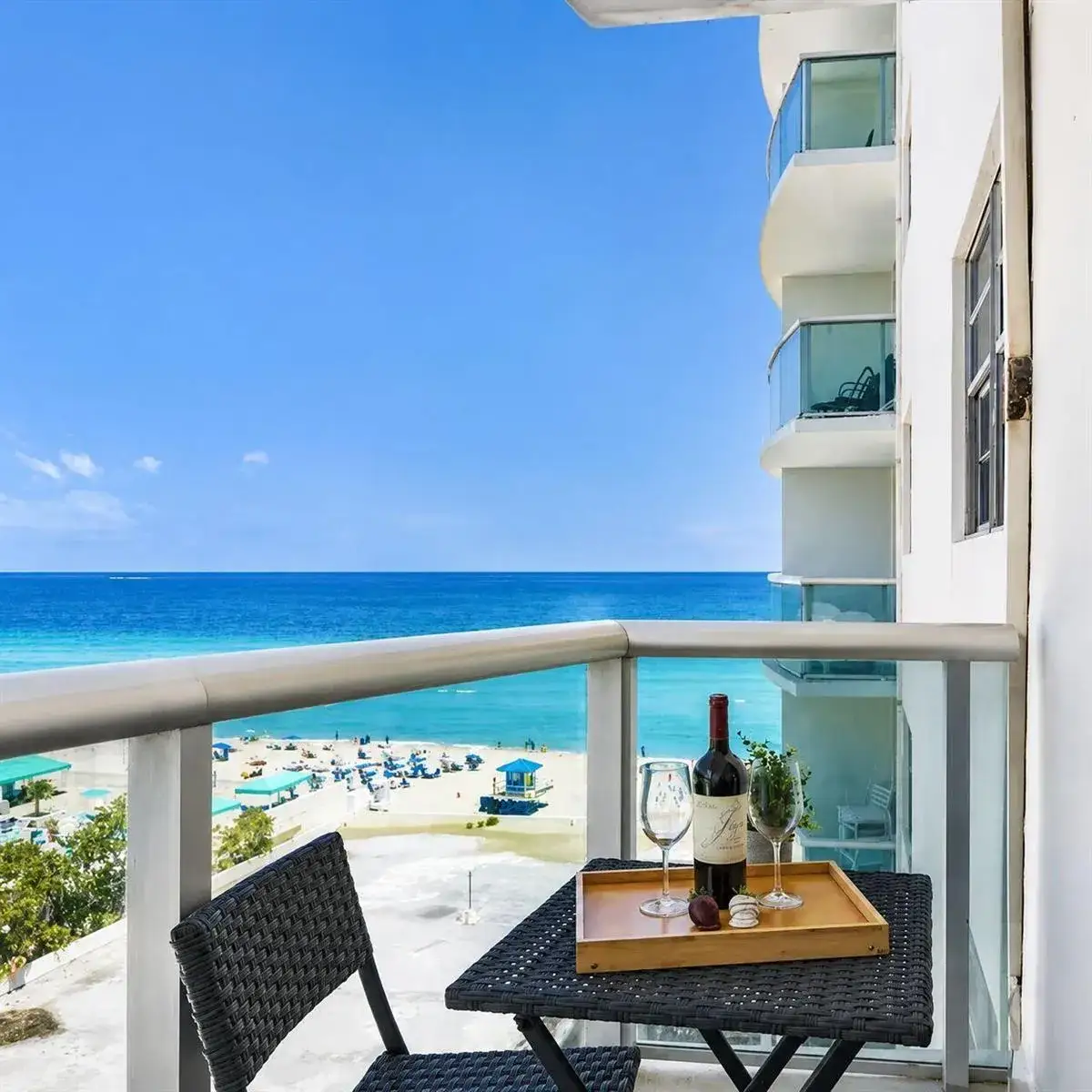 1 bedroom 1 bath Residential for sale at 3801 S Ocean Drive # 8b, Hollywood FL 33019