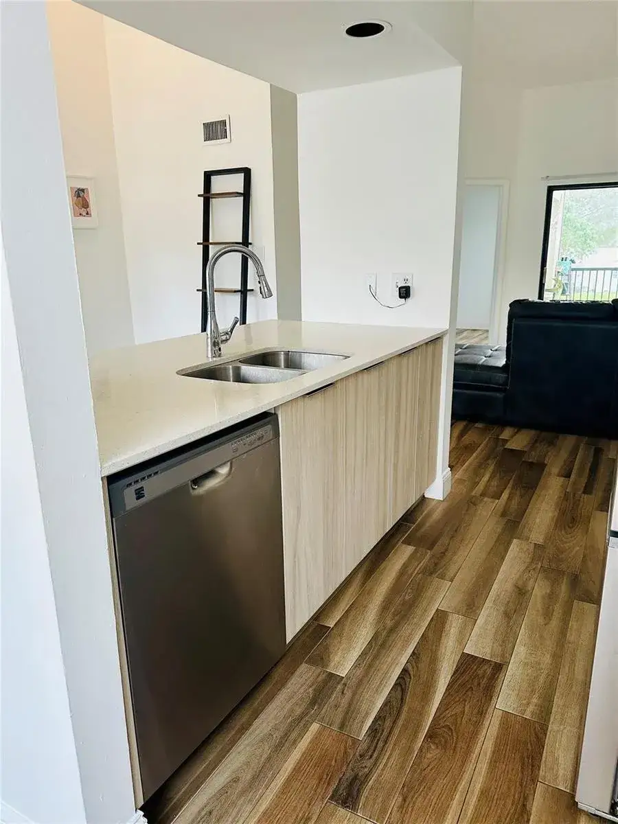 1 bedroom 1 bath Residential for sale at 8142 NW 17th Manor, Plantation FL 33322
