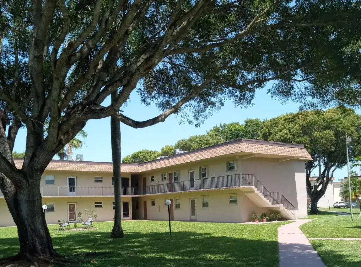 2 bedroom 2 bath Residential for sale at 750 Lori Drive # 224, Palm Springs FL 33461