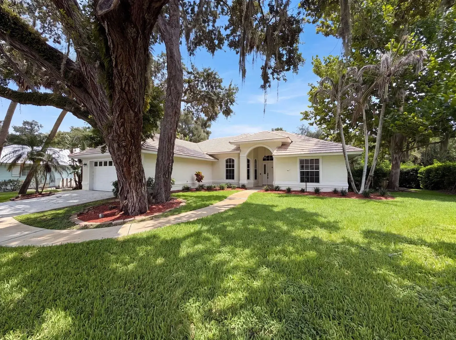 3 bedroom 2 bath Residential for sale at 400 46th, Vero Beach FL 32968