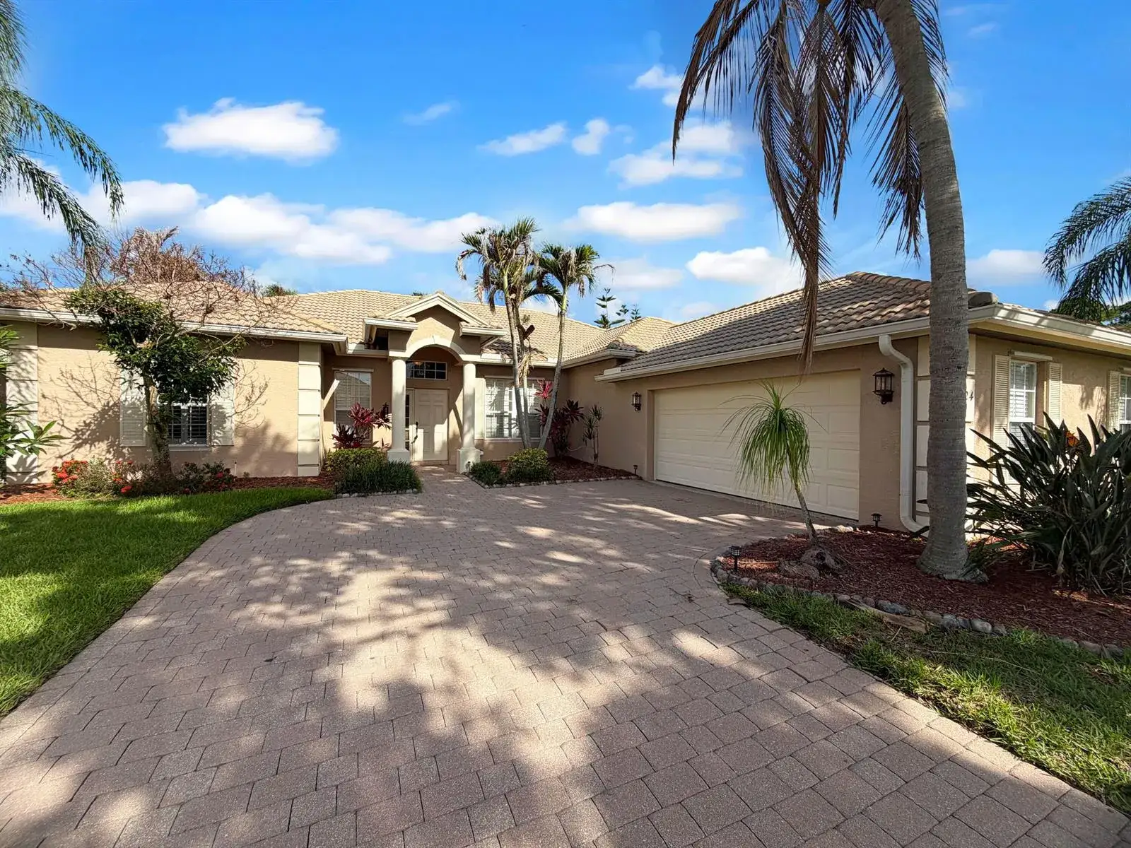 4 bedroom 2 bath Residential for sale at 424 Dover, Port St. Lucie FL 34983