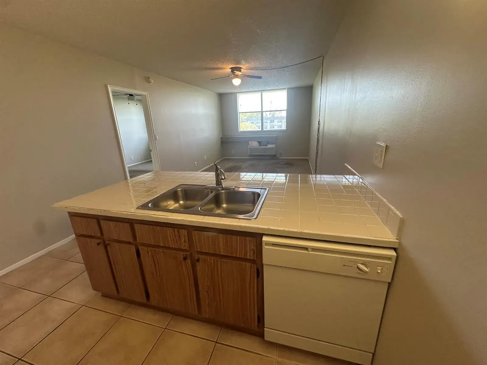 1 bedroom 1 bath Residential Lease for rent at 2501 RIVERSIDE Drive # A, Coral Springs FL 33065