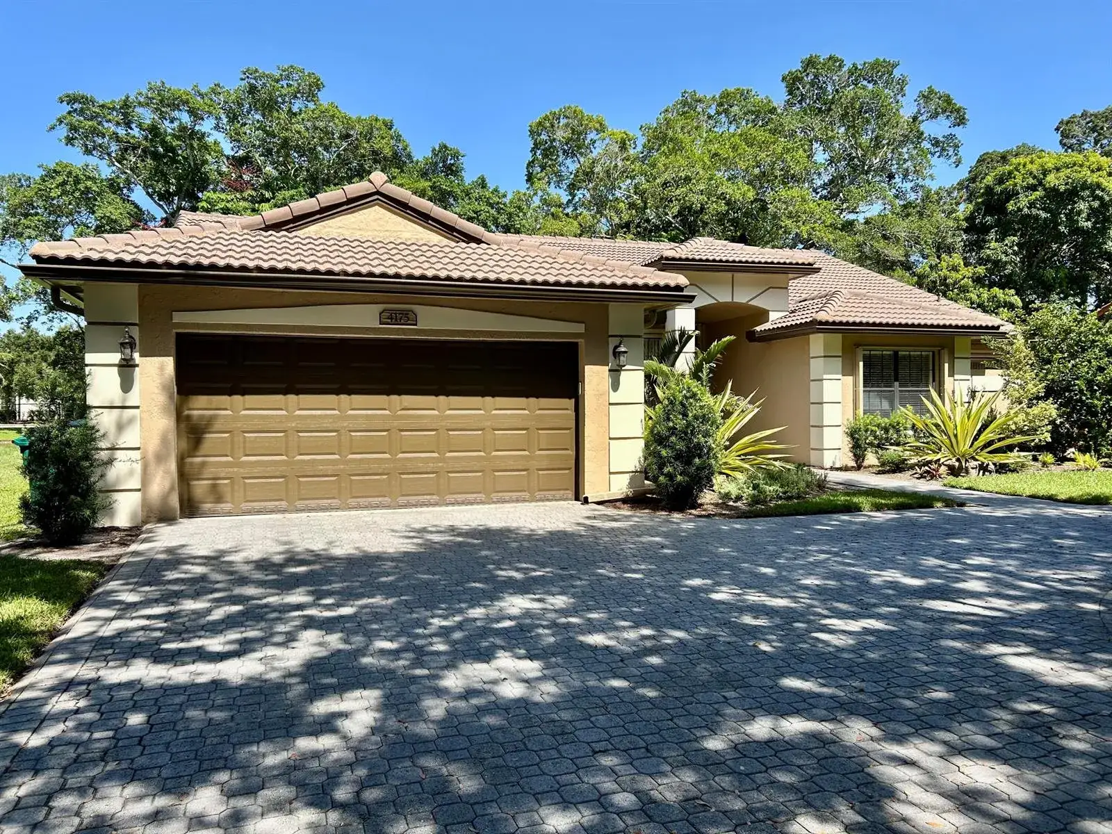 4 bedroom 2 bath Residential for sale at 4175 AUGUSTA Avenue, Cooper City FL 33026