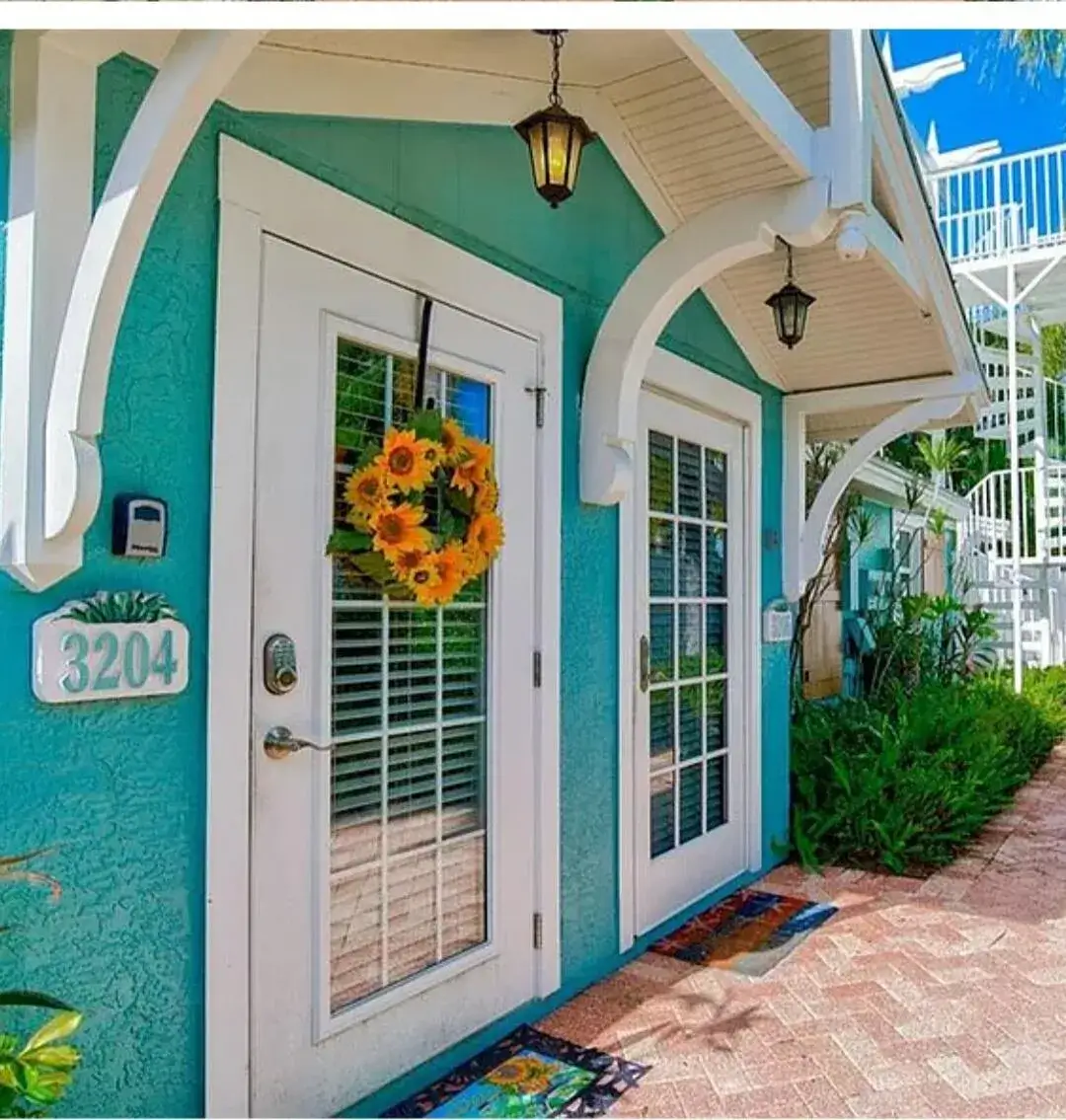 2 bedroom 1 bath Residential for sale at 3204 6th Avenue, FL 34217