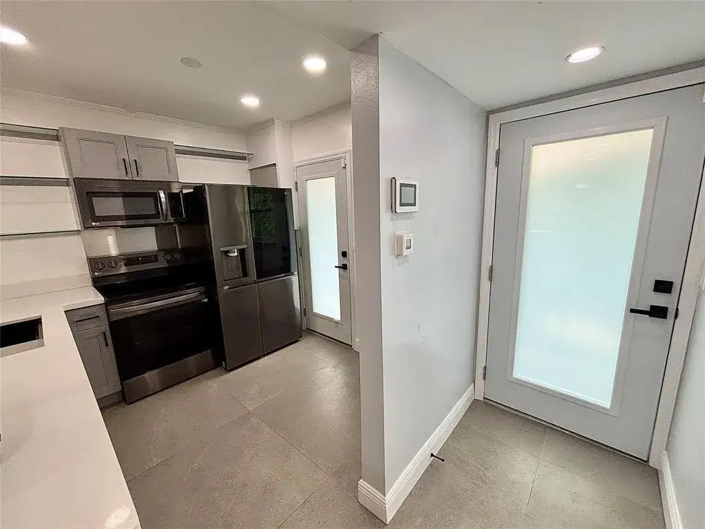 1 bedroom 1 bath Residential for sale at 2820 NE 201ST Terrace # F326, Aventura FL 33180