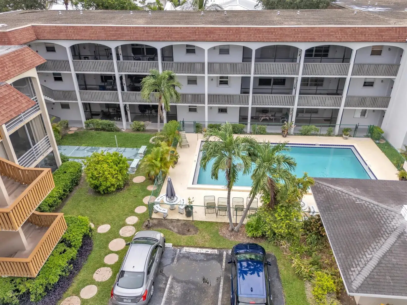 2 bedroom 2 bath Residential for sale at 651 PINE Drive # 204, Pompano Beach FL 33060