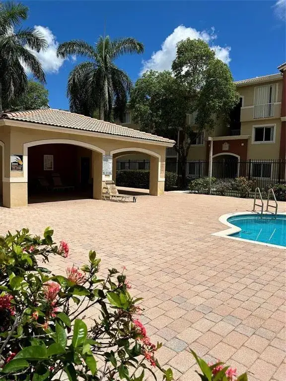 2 bedroom 2 bath Residential Lease for rent at 7085 NOVA Drive # 113, Davie FL 33317