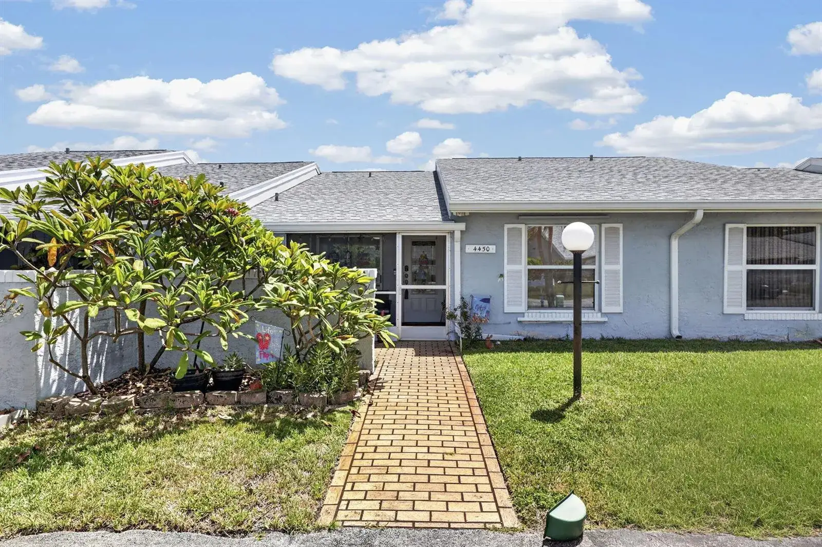 2 bedroom 2 bath Residential for sale at 4450 LUCERNE VILLAS Lane, Lake Worth FL 33467