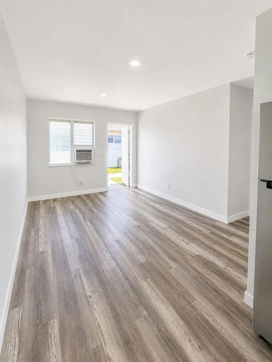 525 NW 5TH Street # 1, Hallandale Beach FL 33009