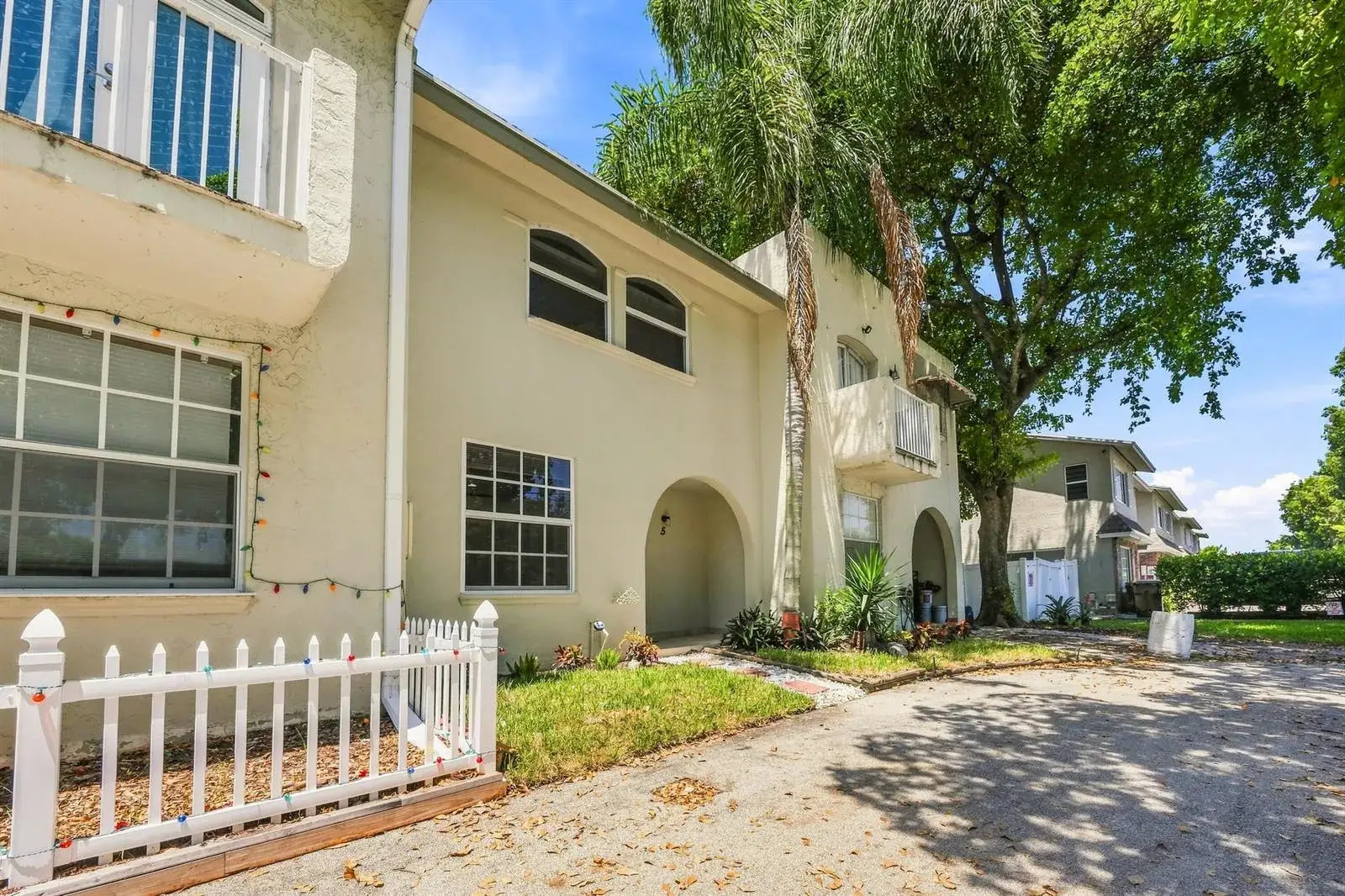 2 bedroom 2 bath Residential for sale at 4161 NW 9TH Avenue # 5, Deerfield Beach FL 33064